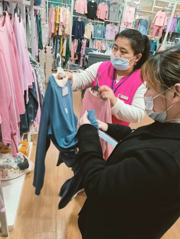 【新時代商廈寶龍店】企業(yè)文化踐行者（1）想顧客之所想，急顧客之所急