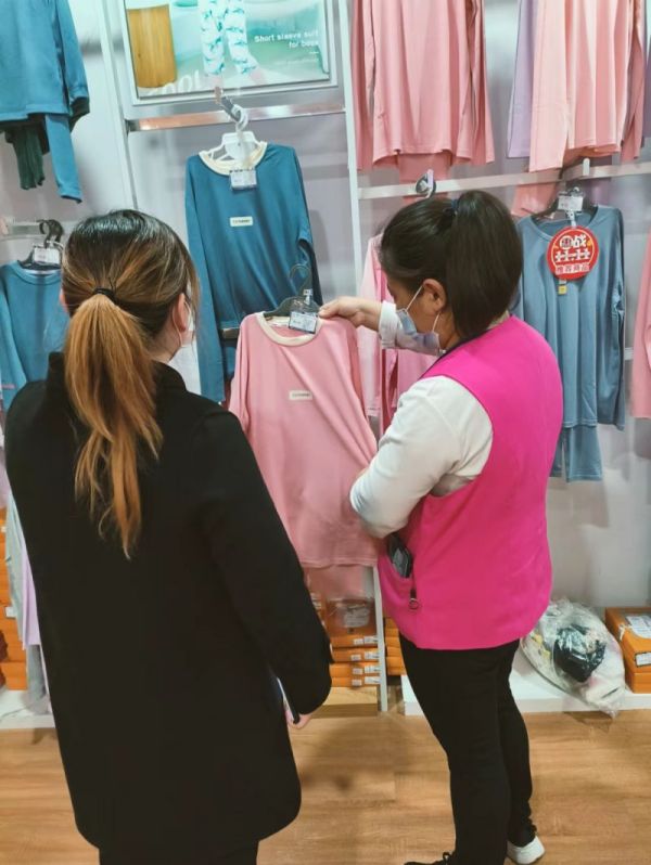 【新時代商廈寶龍店】企業(yè)文化踐行者（1）想顧客之所想，急顧客之所急